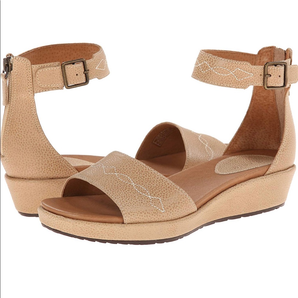 Ariat Women’s Lisa Sandal